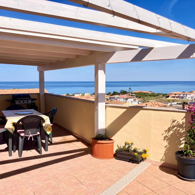 Attico con ampio terrazzo e vista mozzafiato vicino il mare - Appartamento - 33