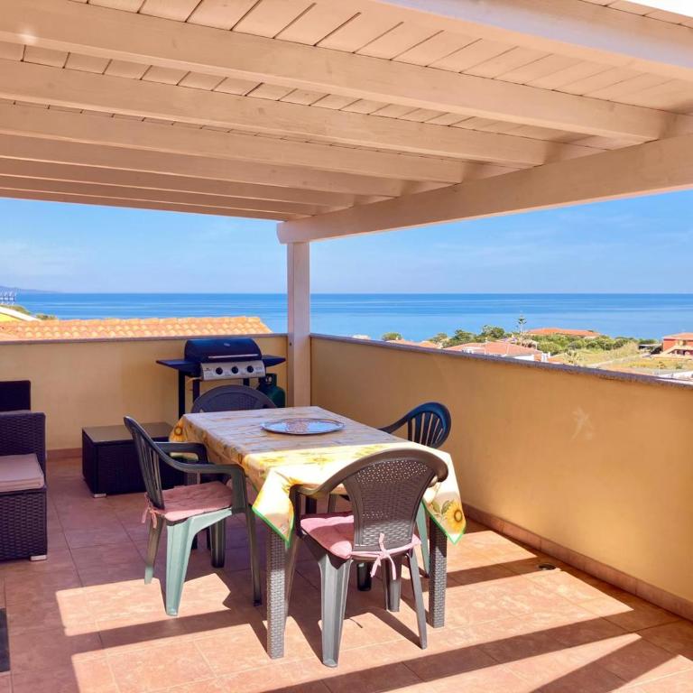Attico con ampio terrazzo e vista mozzafiato vicino il mare - Appartamento - 5