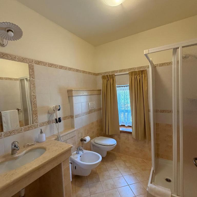 Frà Dolcino Hosteria Alpina - Habitación Doble Grande - 4