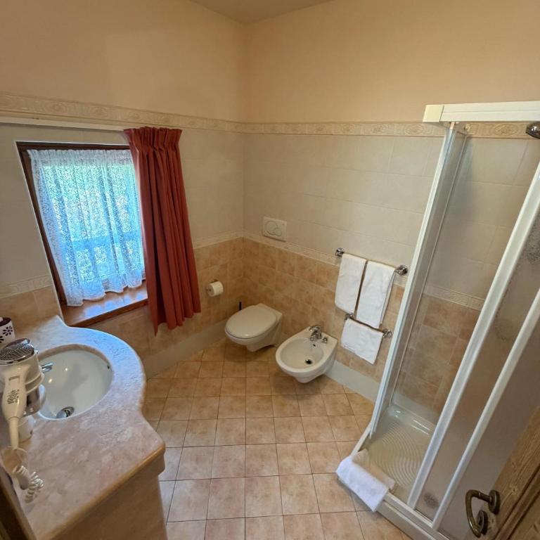 Frà Dolcino Hosteria Alpina - Habitación Doble con baño privado - 4
