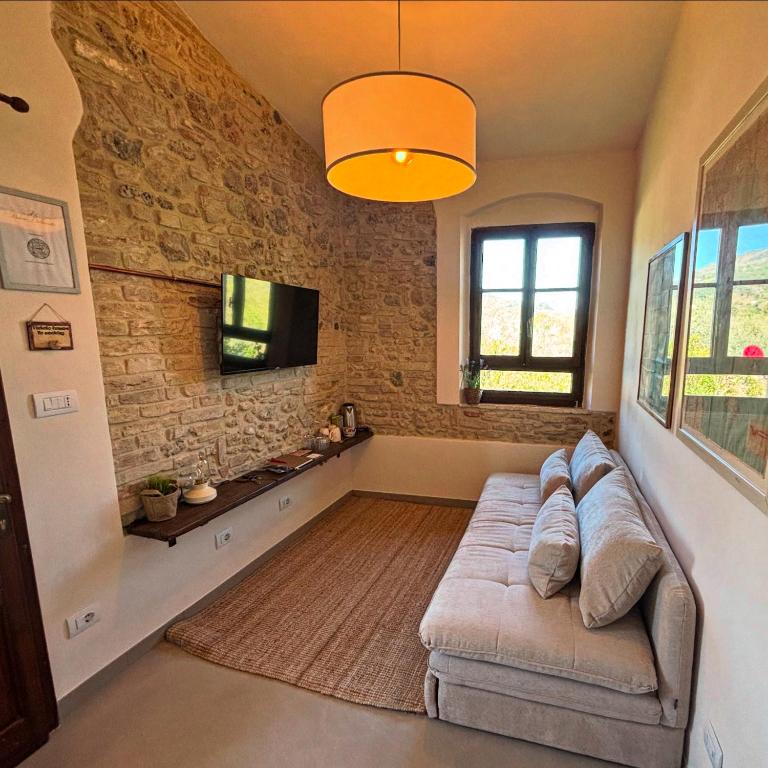 Podere Bellavista - Queen Suite with Pool View - 4