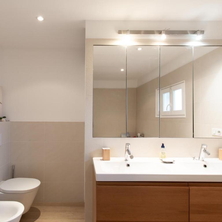 Villa with amazing view in a perfect location - Villa - Vue sur Mer - 27