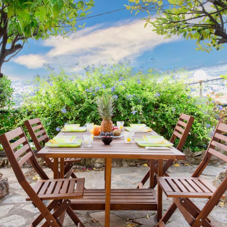 Villa with amazing view in a perfect location - Villa - Vue sur Mer - 33