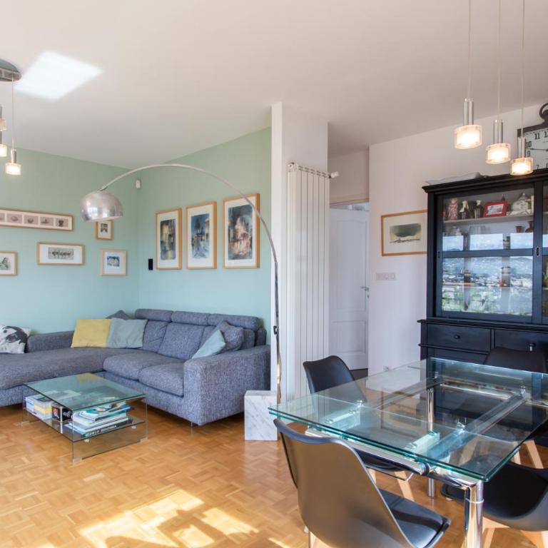 Villa with amazing view in a perfect location - Villa - Vue sur Mer - 3