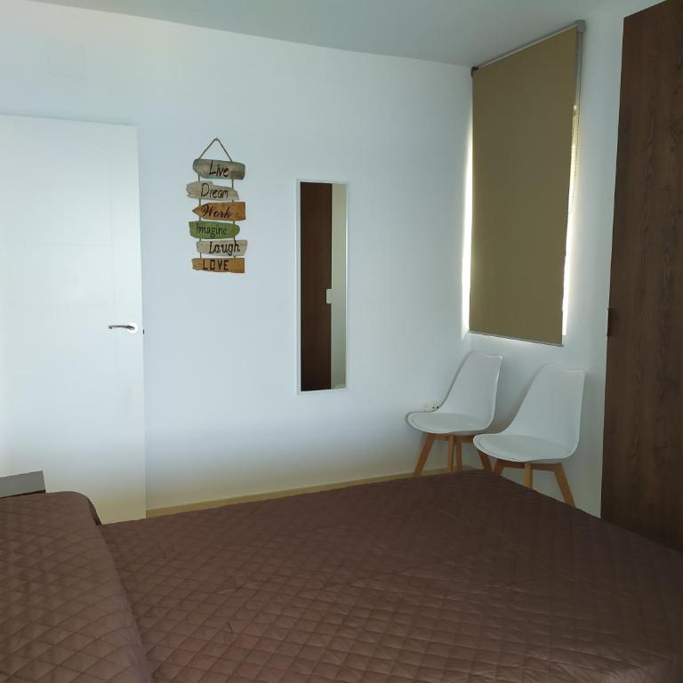 Luminoso Apartamento en Primera Línea de Playa - Two-Bedroom Apartment - 11