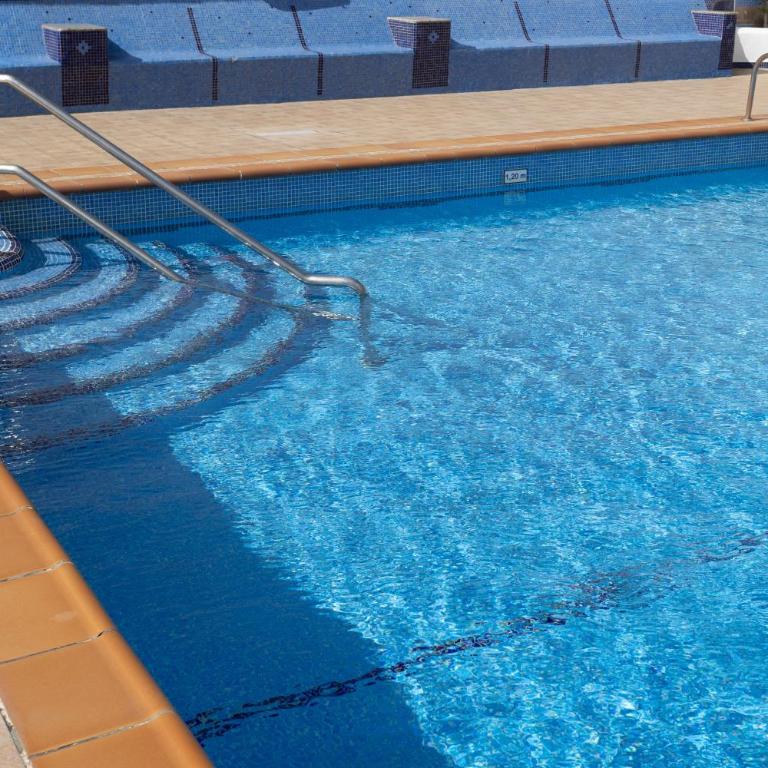 Frente al Mar - Terraza - Piscina - Playa 1 min - Apartamento de 1 dormitorio - 72