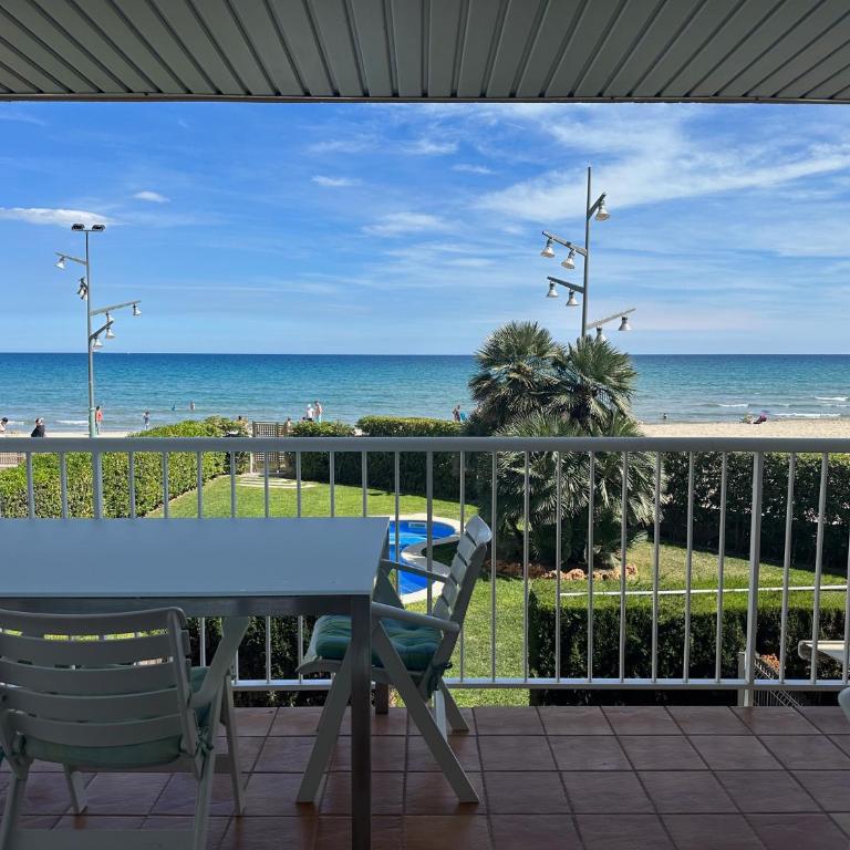 Parasol Holiday Sunny Beach Lovers 1 - Two-Bedroom Apartment - 2