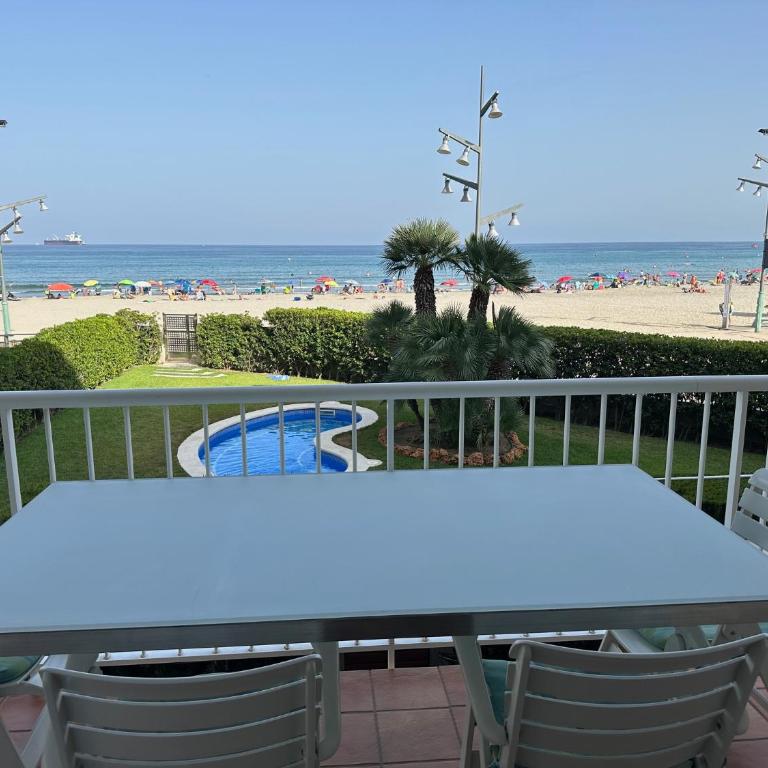 Parasol Holiday Sunny Beach Lovers 1 - Two-Bedroom Apartment - 12
