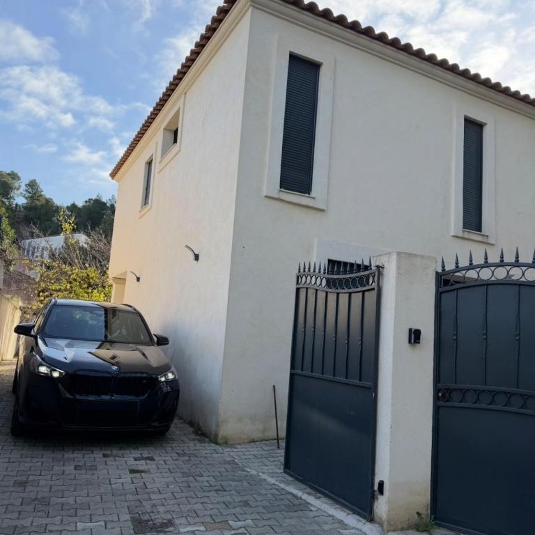 Air-conditioned house with garden, pool & foosball table - Villa - 8