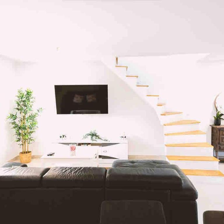 Air-conditioned house with garden, pool & foosball table - Villa - 9
