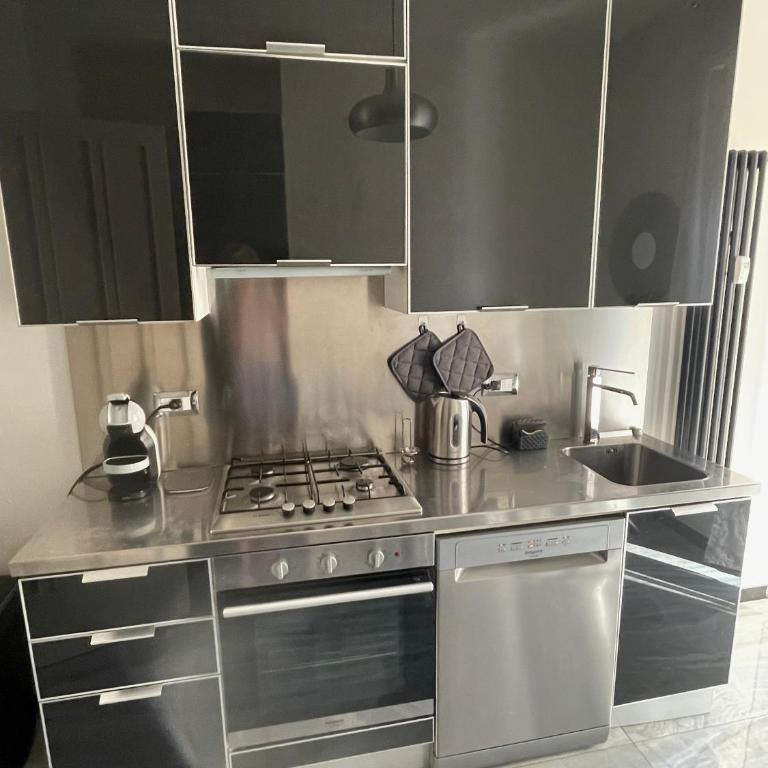 Two bedroom apartment with private parking - Two-Bedroom Apartment - 5