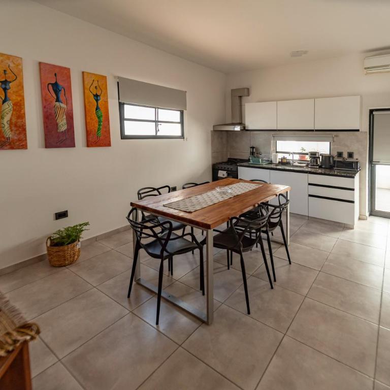 Río Cuarto Host - Two-Bedroom House - 8