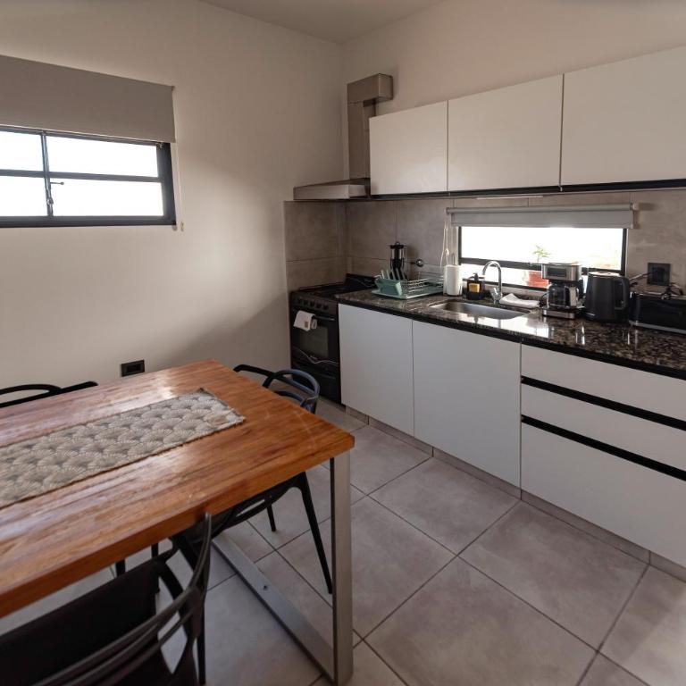 Río Cuarto Host - Two-Bedroom House - 11