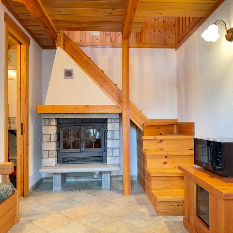 20 minutes from the Cervino Sky Paradise ski lift - Appartamento con 2 Camere da Letto, Balcone e Terrazza - 12