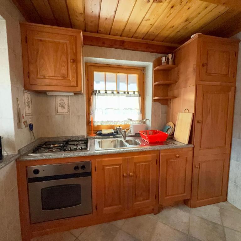 20 minutes from the Cervino Sky Paradise ski lift - Appartamento con 2 Camere da Letto, Balcone e Terrazza - 20