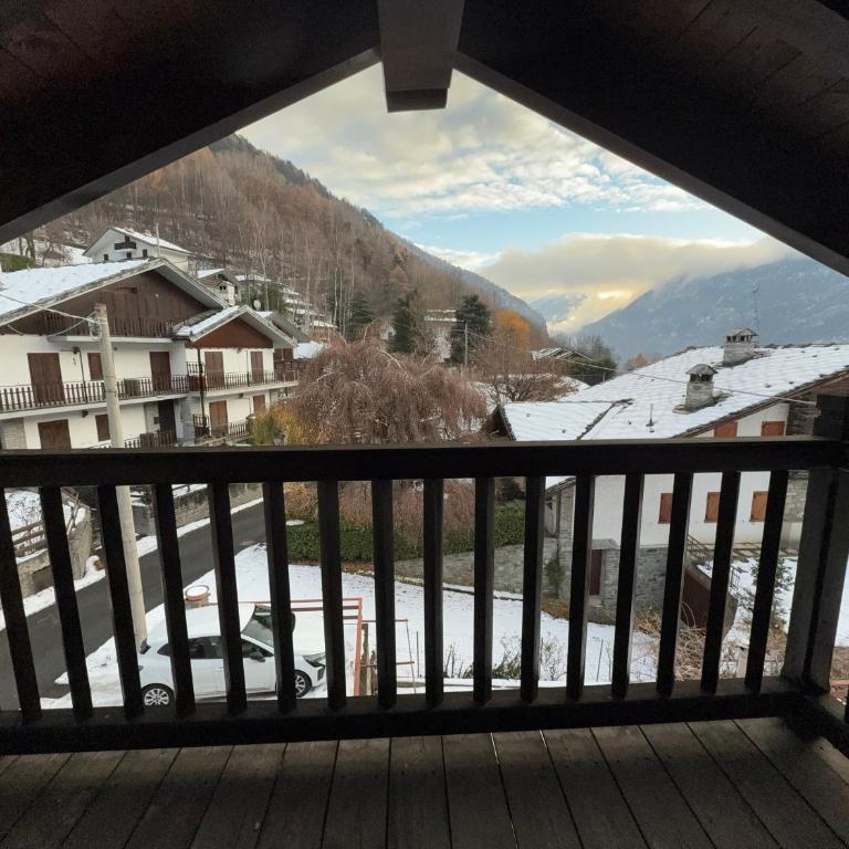 20 minutes from the Cervino Sky Paradise ski lift - Appartamento con 2 Camere da Letto, Balcone e Terrazza - 5