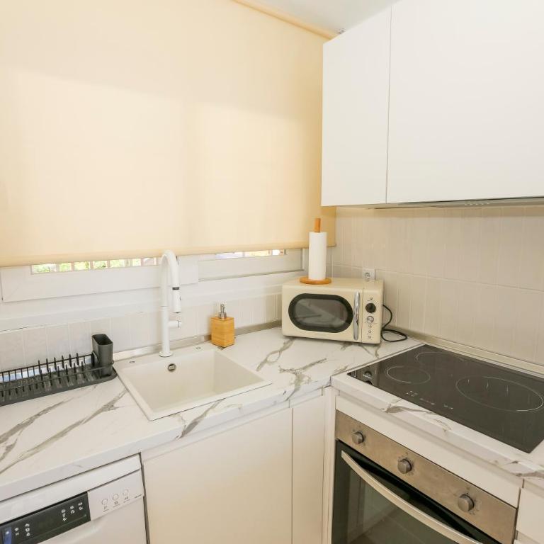 Palomas Club Home Sea Views & Pool - Two-Bedroom Apartment - 19