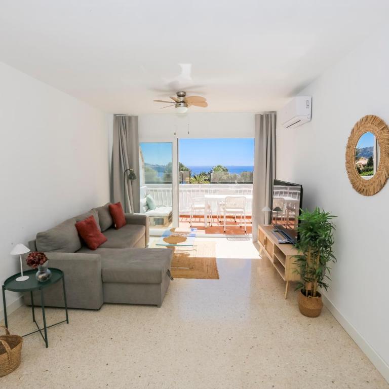 Palomas Club Home Sea Views & Pool - Two-Bedroom Apartment - 13
