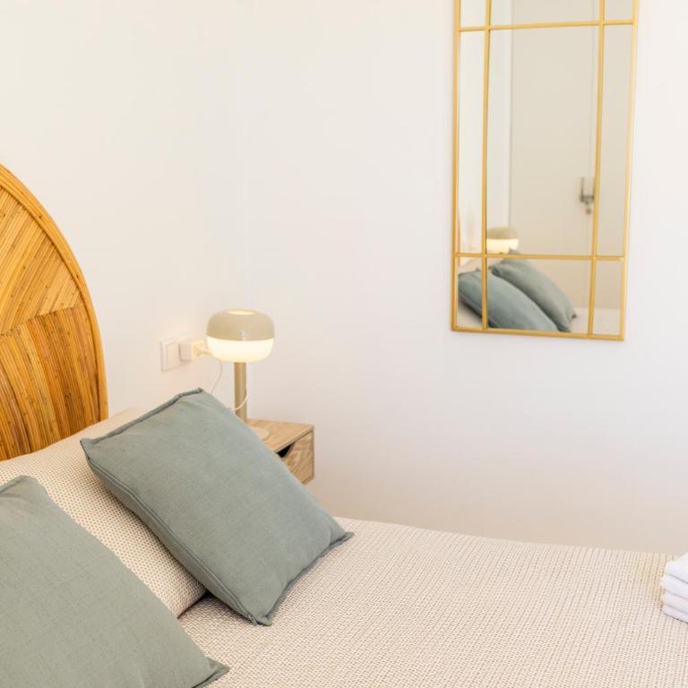 Palomas Club Home Sea Views & Pool - Two-Bedroom Apartment - 10