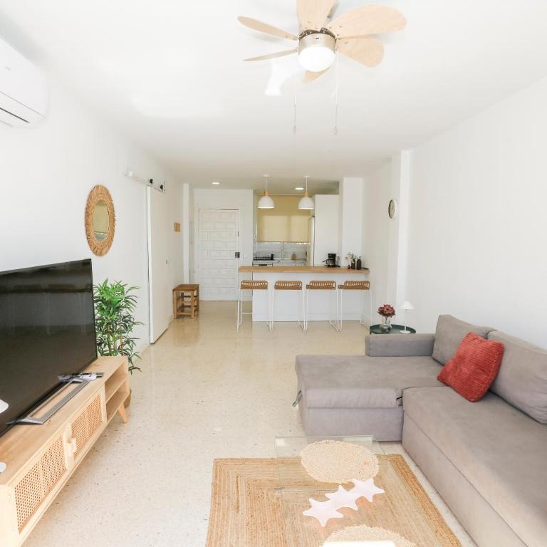 Palomas Club Home Sea Views & Pool - Two-Bedroom Apartment - 30