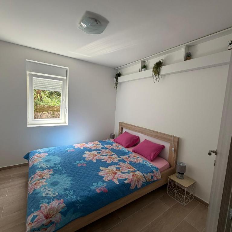 Sofi - Two-Bedroom Apartment with Terrace - 38