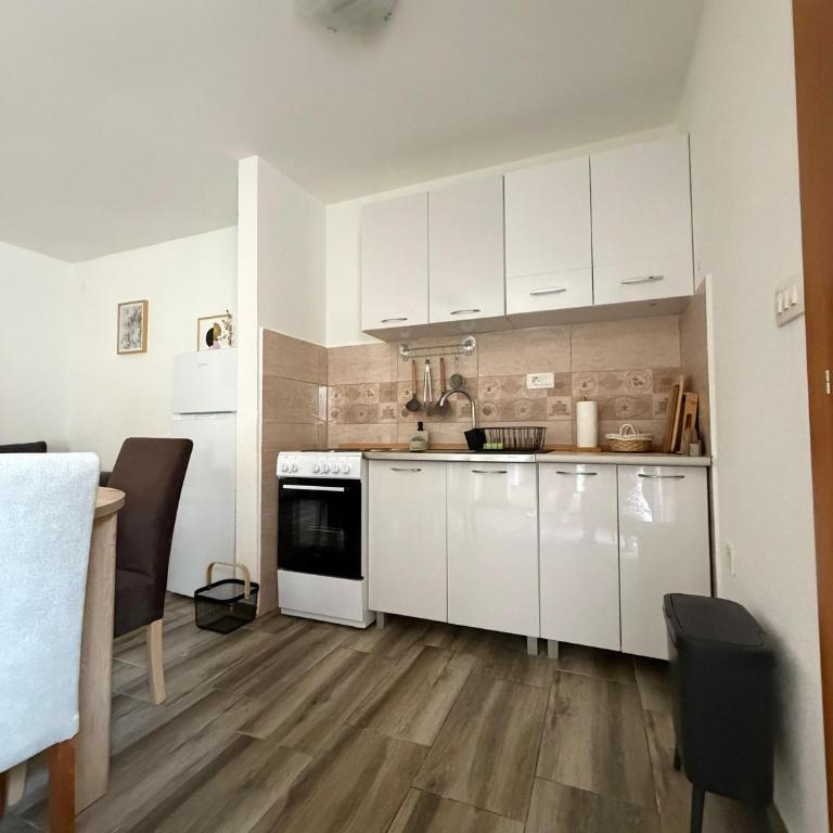 Sofi - Two-Bedroom Apartment with Terrace - 24
