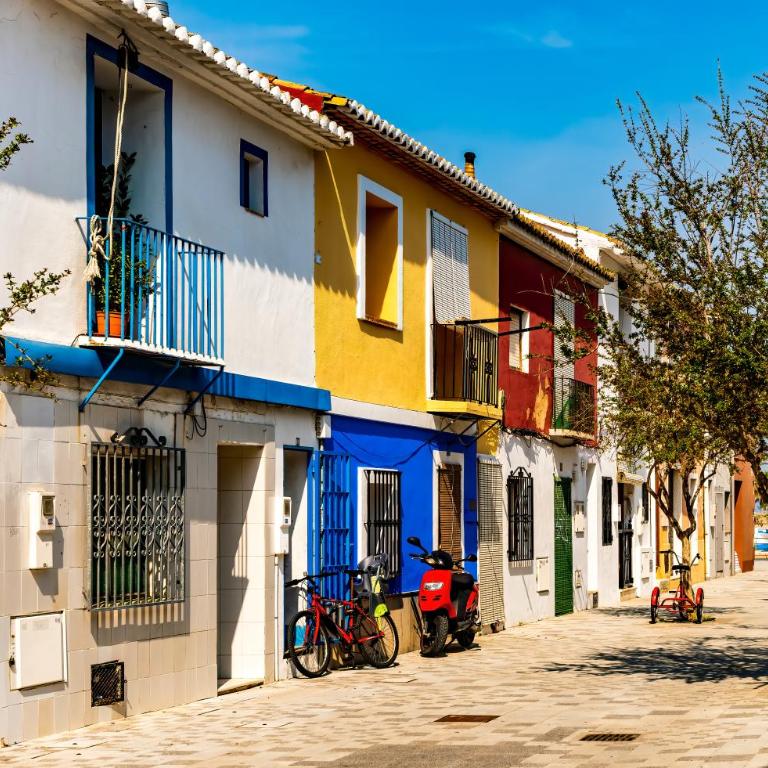Beachside Villa for 12, 50m to Beach, Private Garden, BBQ, AC, Free WiFi and Parking - Villa con vistas al mar - 72