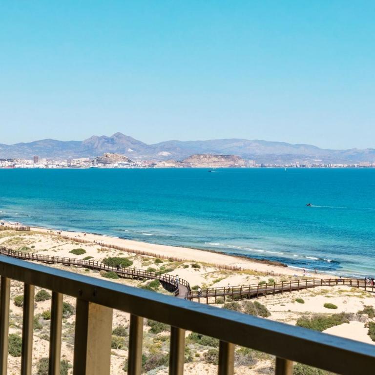 Luxury Beachfront "Felicità" Sea View 6 Guests - Three-Bedroom Apartment - 25