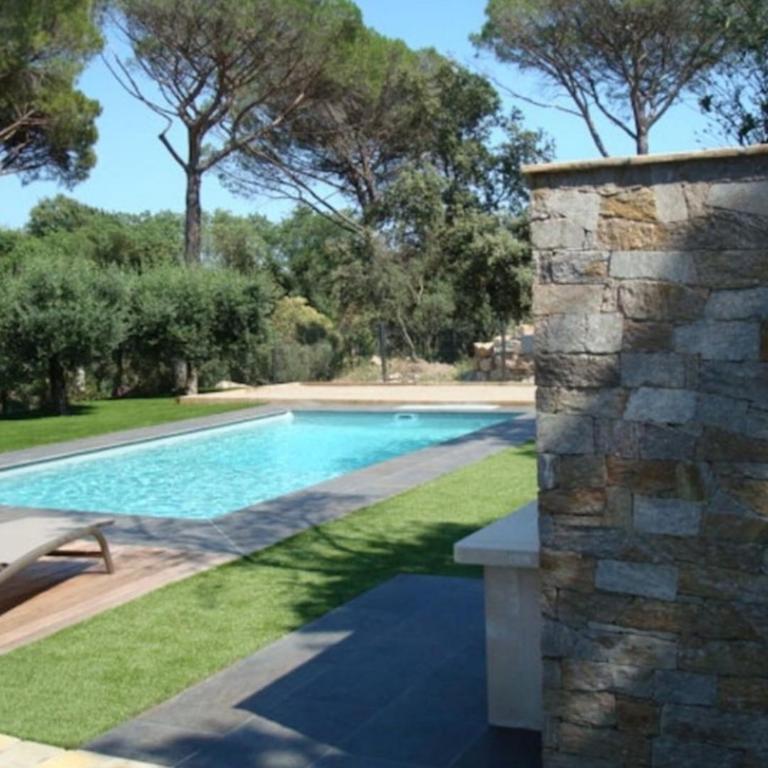 Villa avec piscine chauffée sous les pins parasols et les oliviers - Villa 2 Chambres - 5