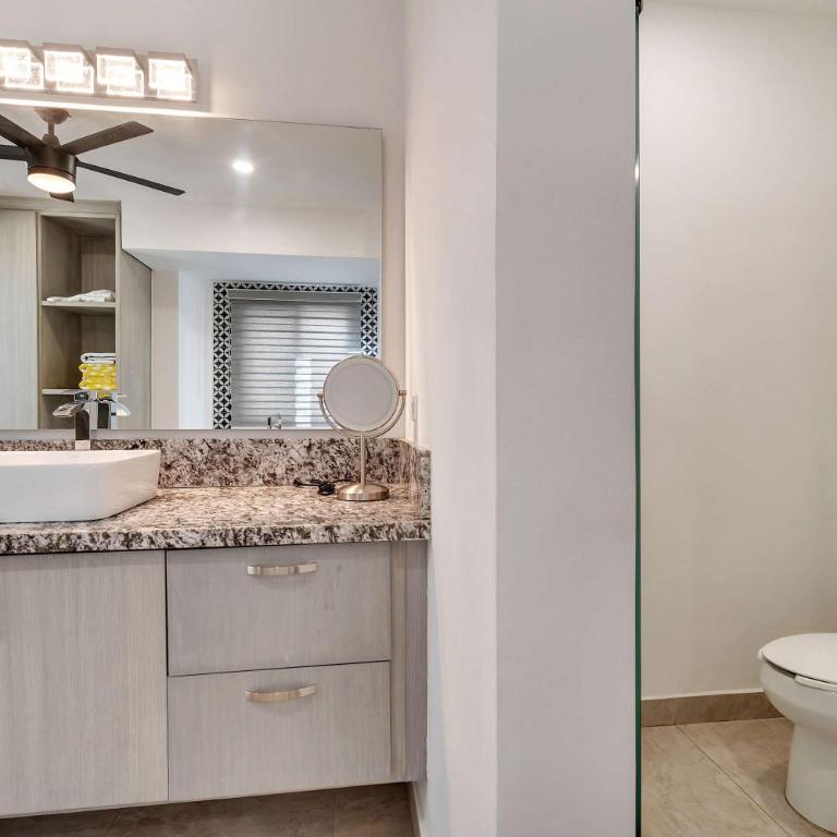 Marbella Lane PrimeVilla n Modern Home Comfort - Apartamento - 27