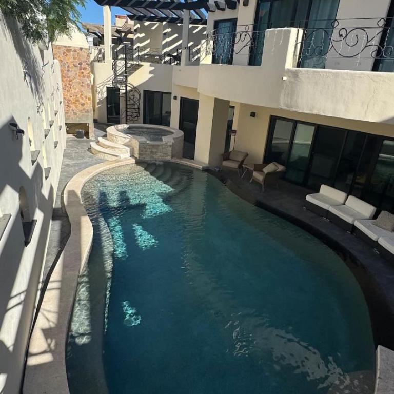 Grand Villa Famlee - multi-family rental sleeps 16 - Apartamento - 40