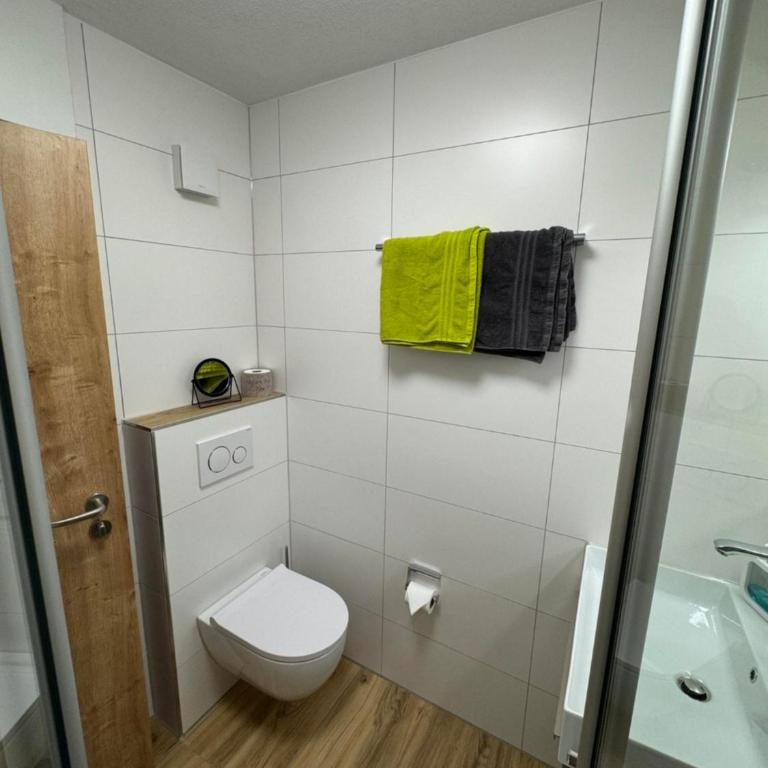 Ferienwohnung Bergfrieden - Apartment - 23