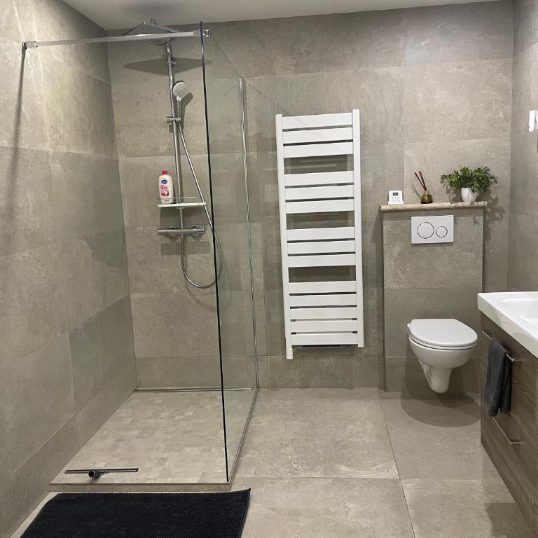 Rez de villa Peymeinade - Maison 1 Chambre - 39