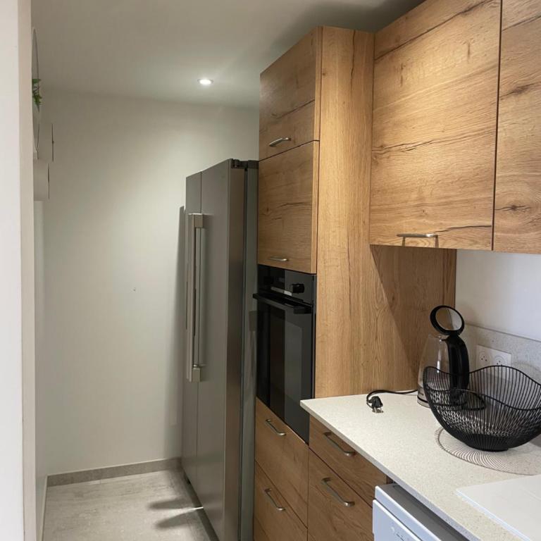 Rez de villa Peymeinade - Maison 1 Chambre - 24