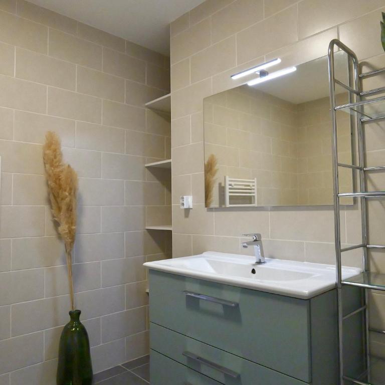 Maison Cosy - 3 Ch - 6 pers - WIFI, Accès direct forêt - Three-Bedroom House - 16