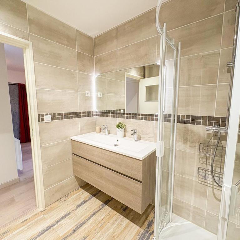 T3 traversant proche du centre ville de Sanary - Appartement 2 Chambres - 7