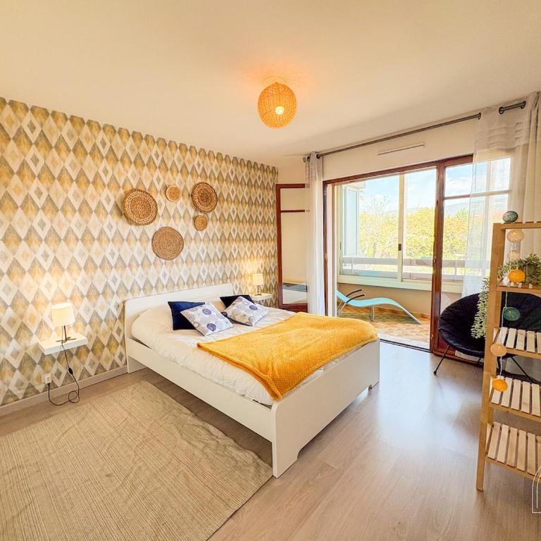 T3 traversant proche du centre ville de Sanary - Appartement 2 Chambres - 22