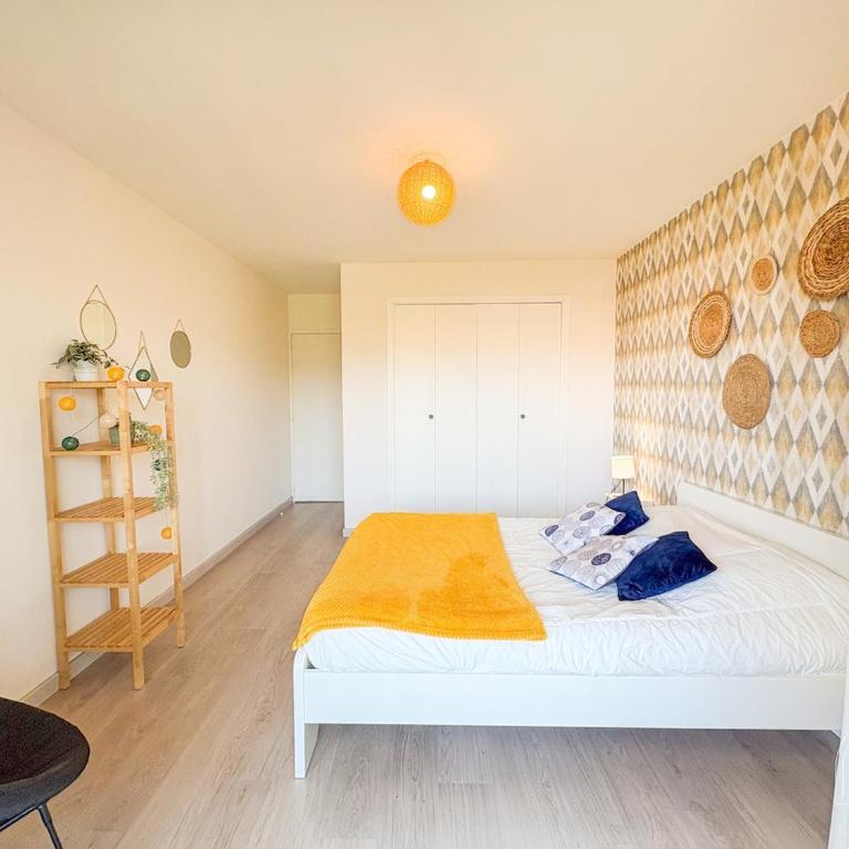 T3 traversant proche du centre ville de Sanary - Appartement 2 Chambres - 28
