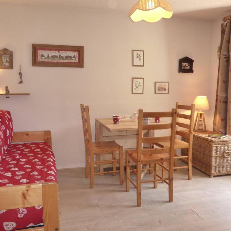 Charmant appart rénové 4 pers, balcon sud, plein centre, proche ski et piscine! - Appartement 1 Chambre - 1