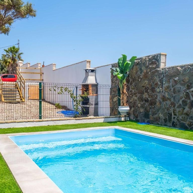 Chalet con piscina cerca de la playa - Casa - 2
