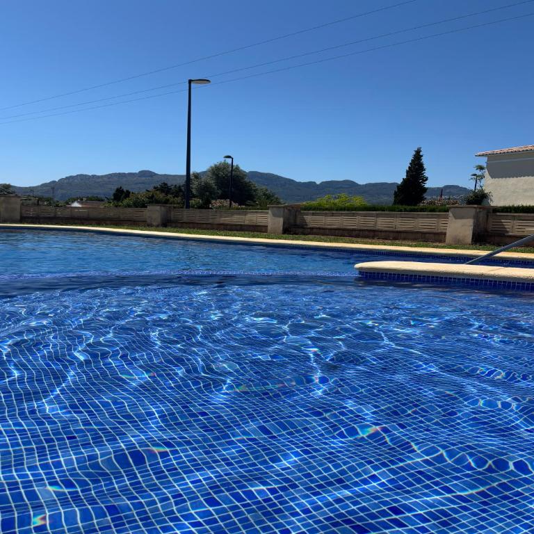 Apartamento en DENIA con 3 habitaciones dobles y piscina a 150 metros de la Playa Les Deveses - Apartamento de 3 dormitorios - 1