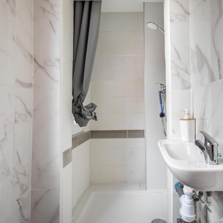 Appartement T3 avec Jacuzzi Privatif et Cour - Mulhouse - Apartment mit 2 Schlafzimmern - 3
