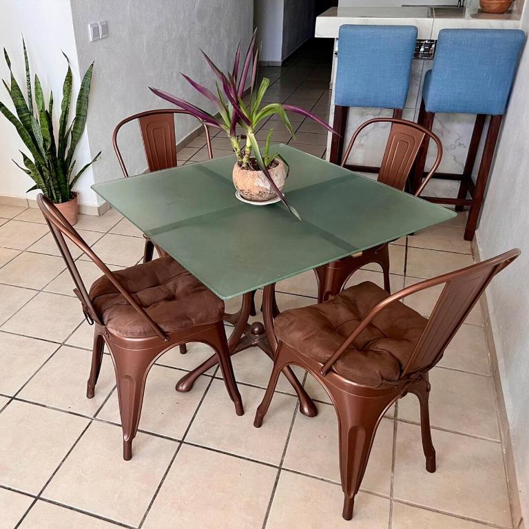 Apartment with independent entrance and equipped kitchen - Two-Bedroom Apartment - 10