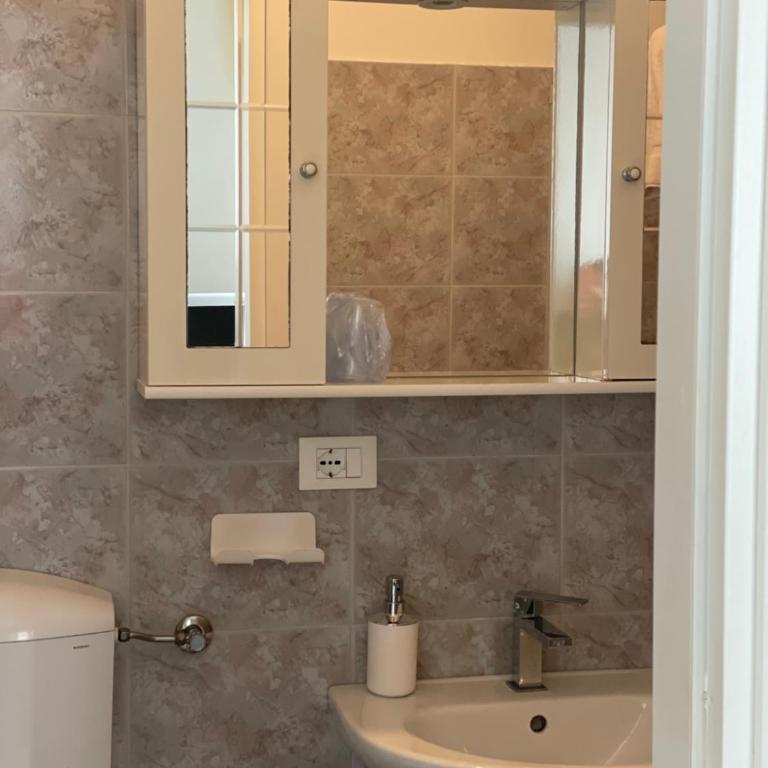 Le camere del Baldo parcheggio gratuito in centro storico - Camera Matrimoniale Deluxe con Balcone - 2