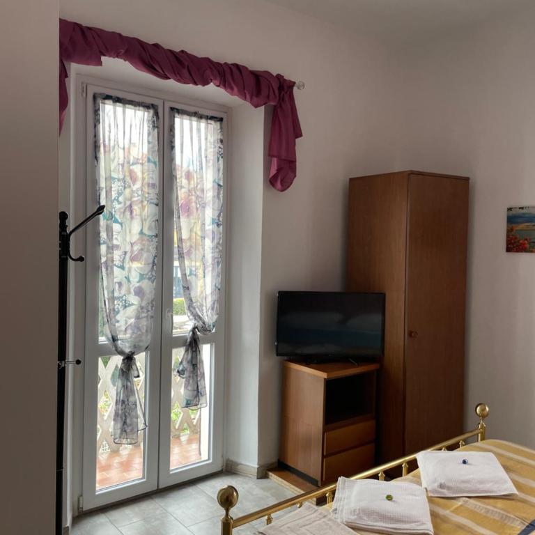 Le camere del Baldo parcheggio gratuito in centro storico - Ampia Camera Matrimoniale - 11