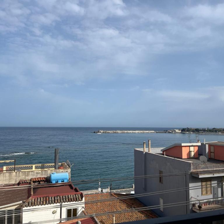Katia's Home - Appartamento con 3 Camere da Letto e Vista Mare - 8