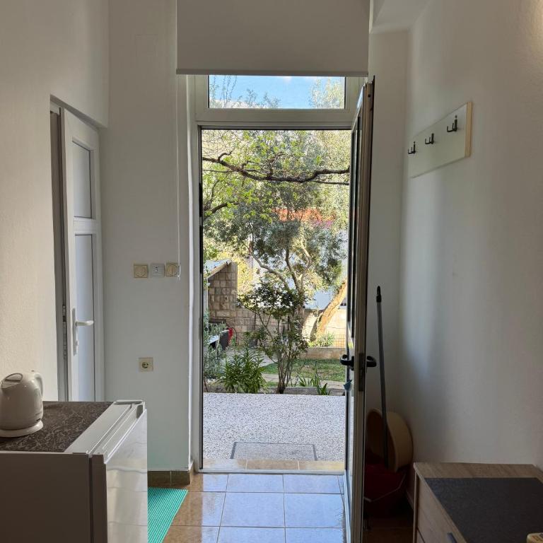Guest House Ugljevarevic - Dvokrevetna Soba sa Bračnim Krevetom /2 Zasebna Kreveta i Sopstvenim Kupatilom - 11