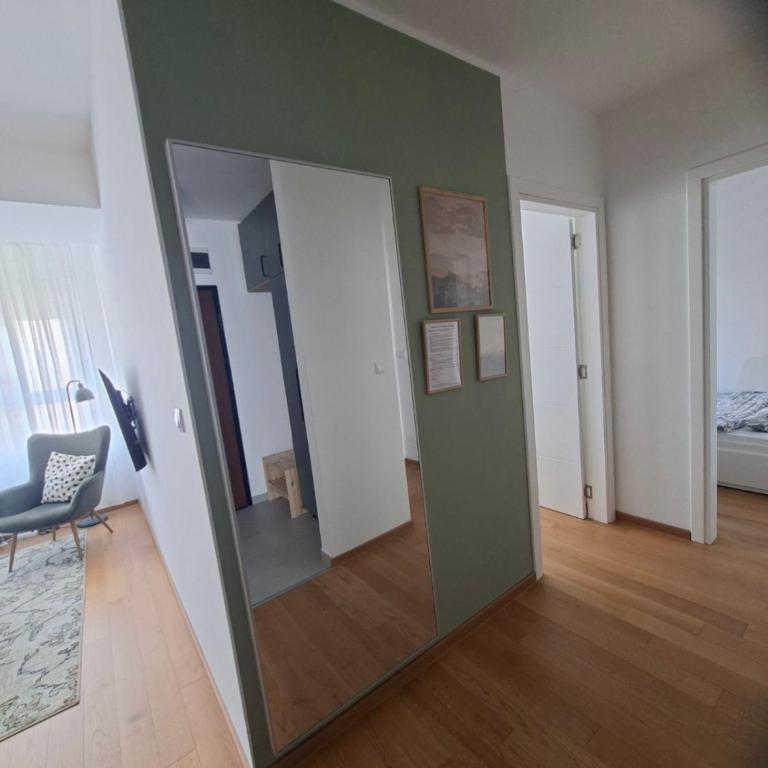 Olive NOOK - Two-Bedroom Apartment with Balcony - 6