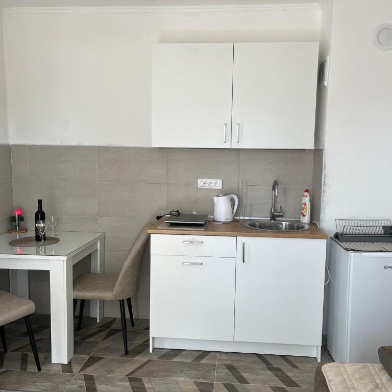 Apartment White Rose - One-Bedroom Apartment - 27
