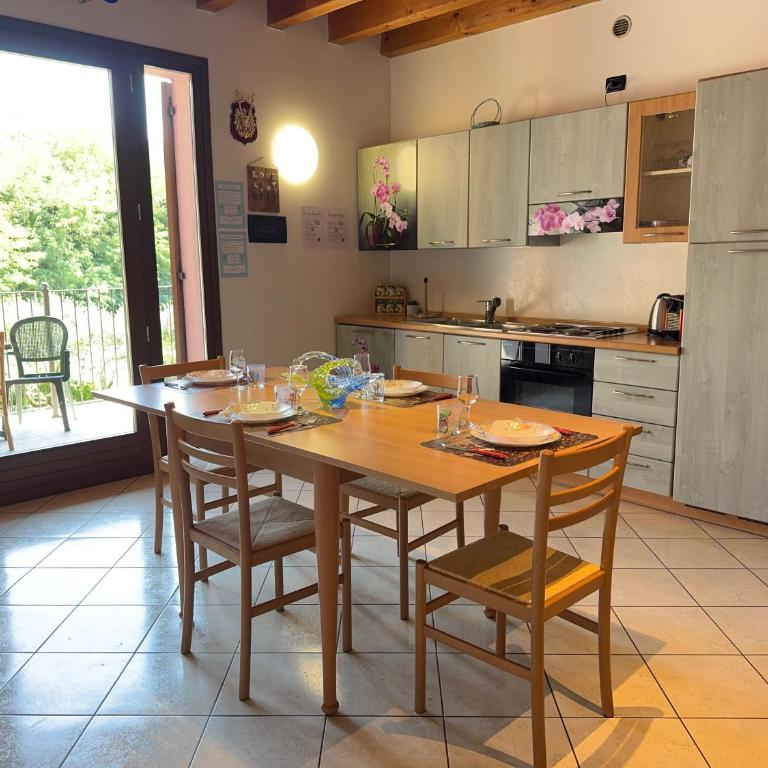 Free Park and Swimming Pool, Centre of Peschiera - One-Bedroom Apartment - 8
